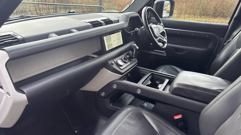 Land Rover Defender 2.0 D240 SE 110 5dr Auto Diesel Estate